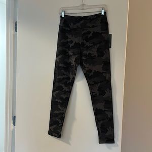 Wild Fable Grey and Black Camo Print Leggings